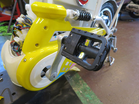 電動バイクのペダル